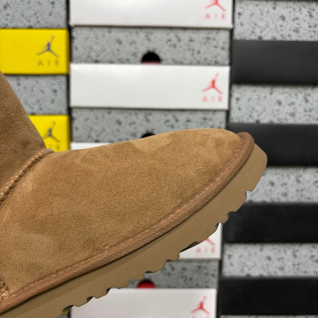 UGG Kallen Lace Classic Short Boot – Suede Boot with Shearling Lining, Tonal Back Seam & Classic Sunburst Sole in Chestnut