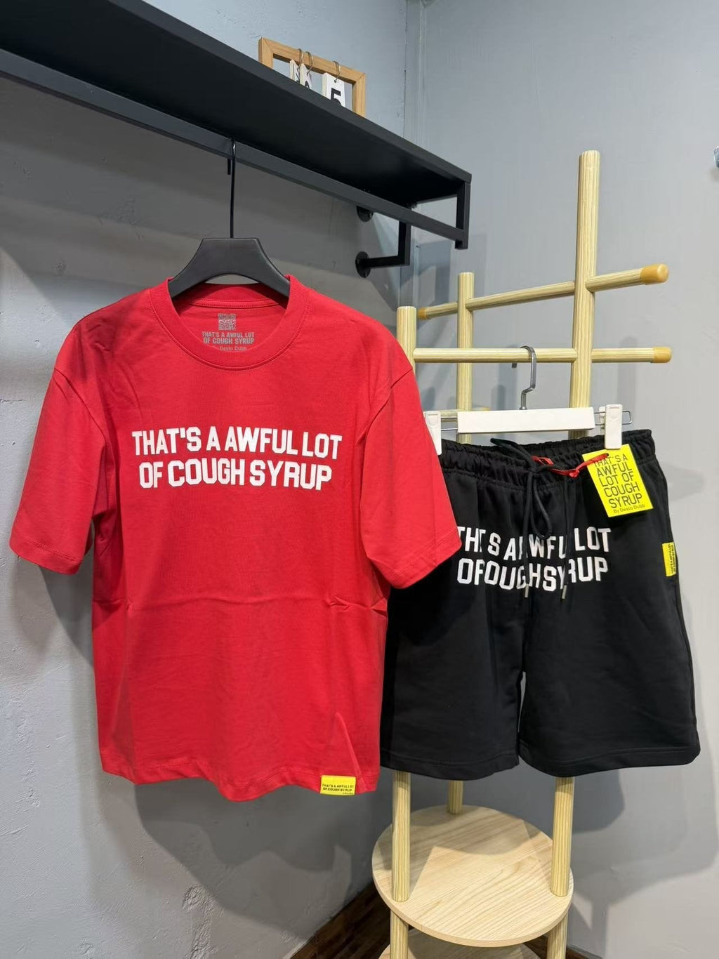 THAT'S A AWFUL LOT OF COUGH SYRUP Graphic Short-Sleeve Set