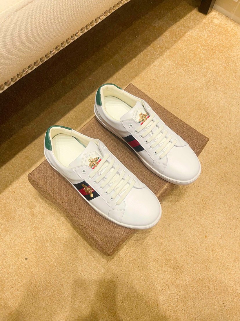 Men's White Stripe Low-Top Sneakers
