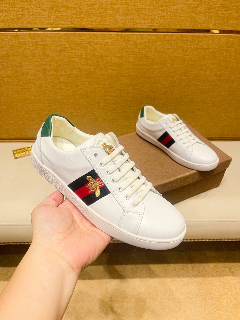 Men's White Stripe Low-Top Sneakers