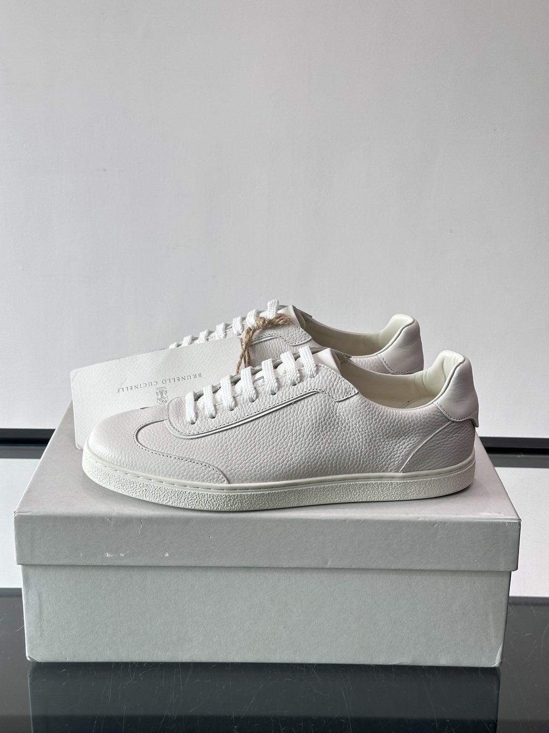 Brunello Cucinelli Men's Light Gray Leather Low-Top Sneakers