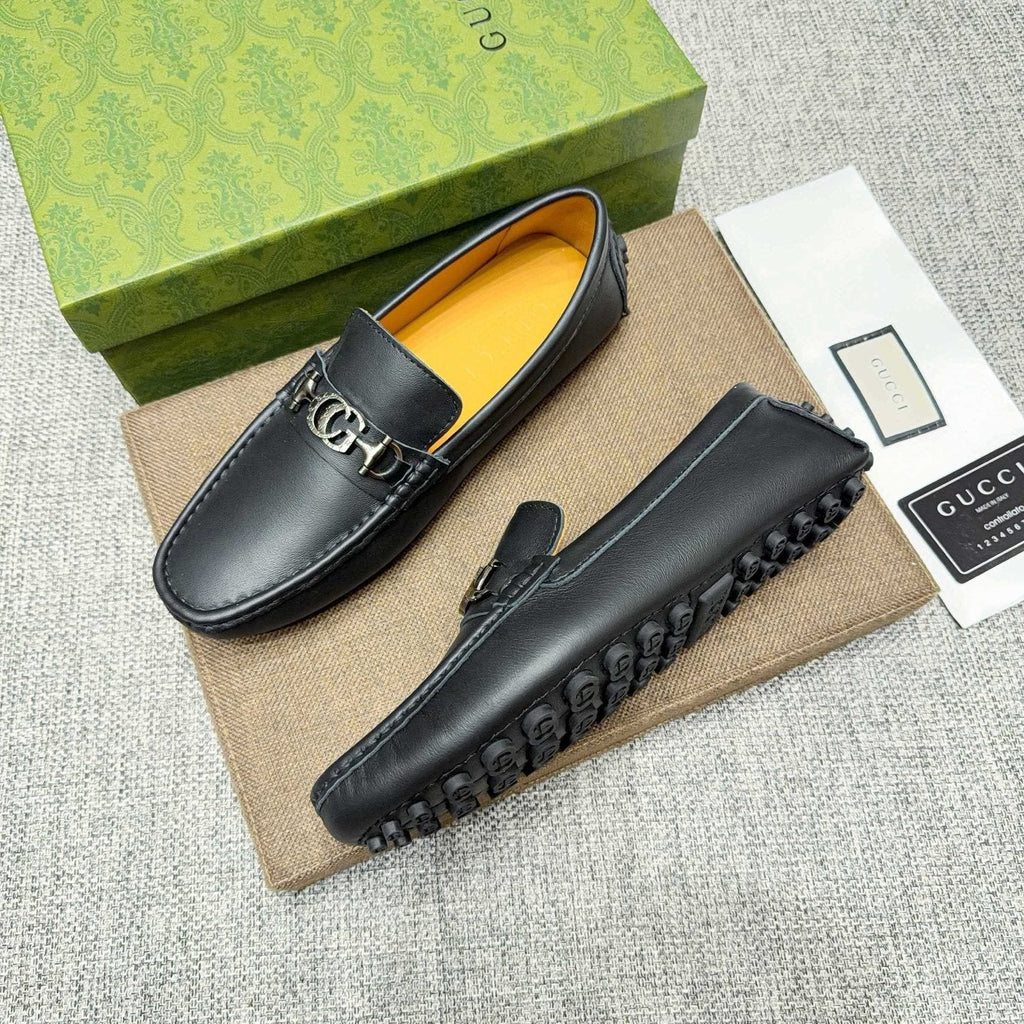 GUCCI Black Metal-Detail Loafers