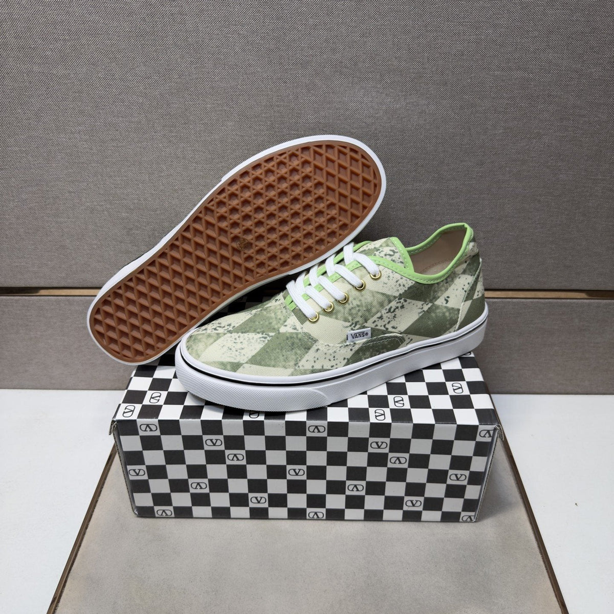 Vans Men's Green Camouflage Low-Top Sneakers