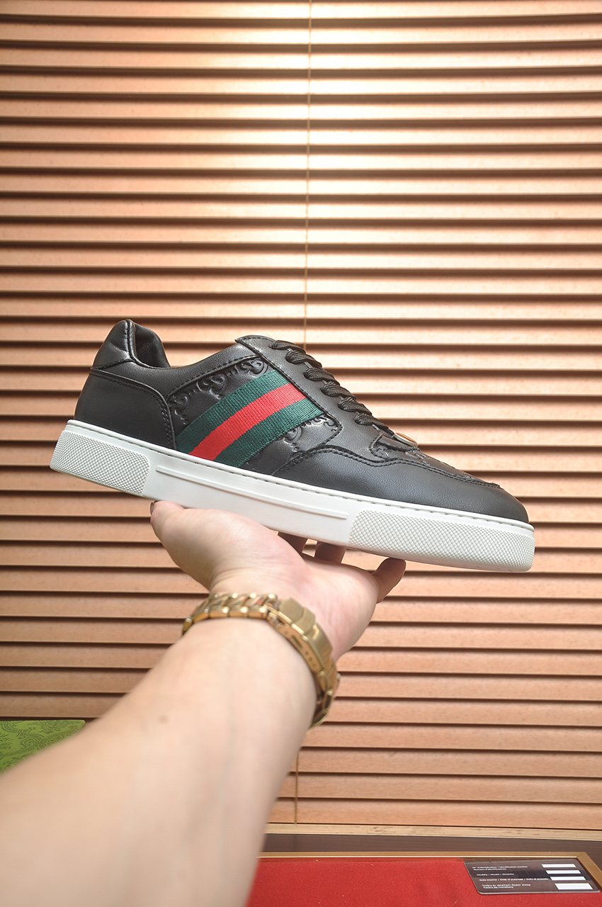 Gucci Green-Red Stripe Low-Top Sneakers