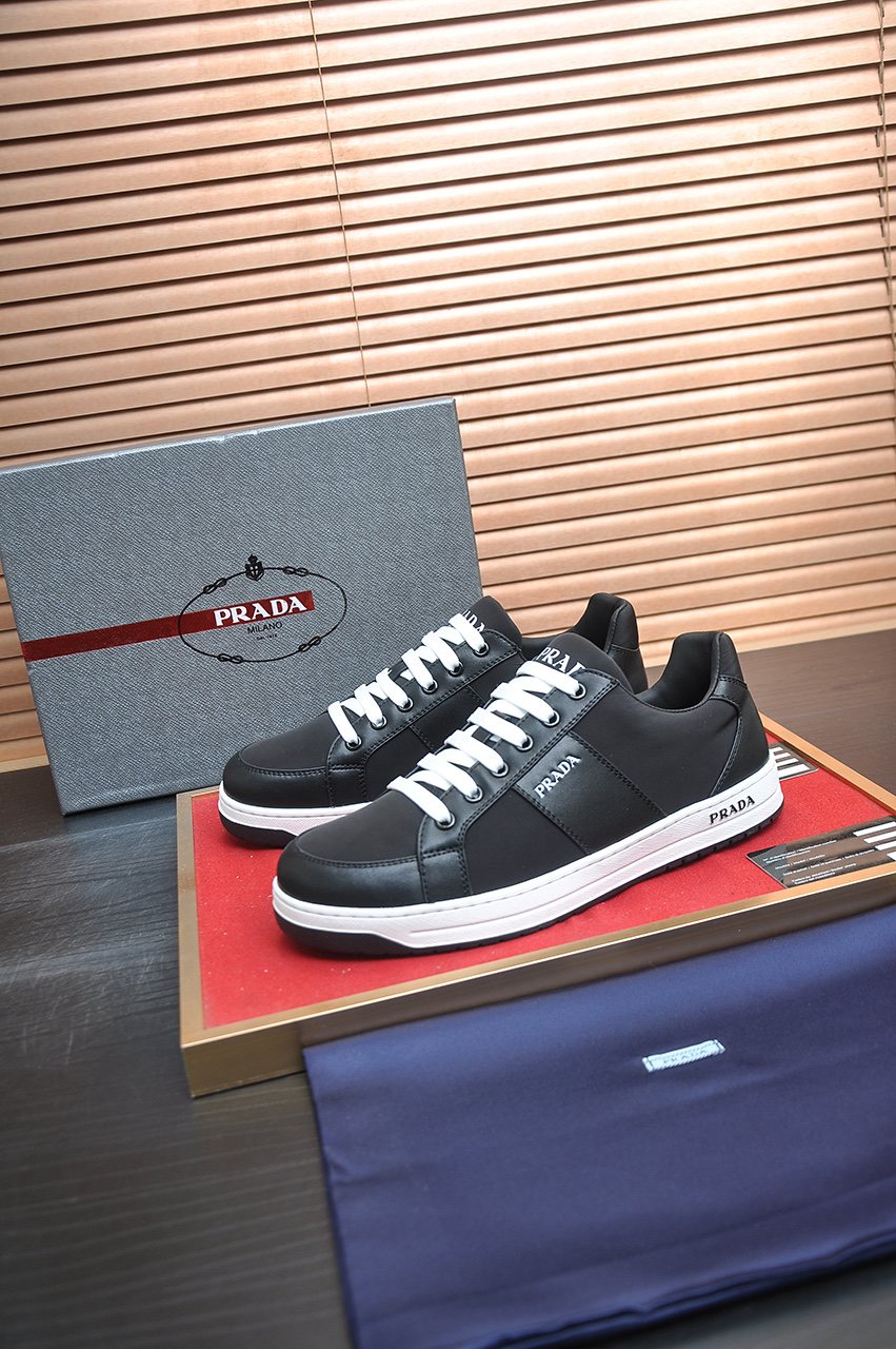 Prada Contrast Lace Low-Top Sneakers