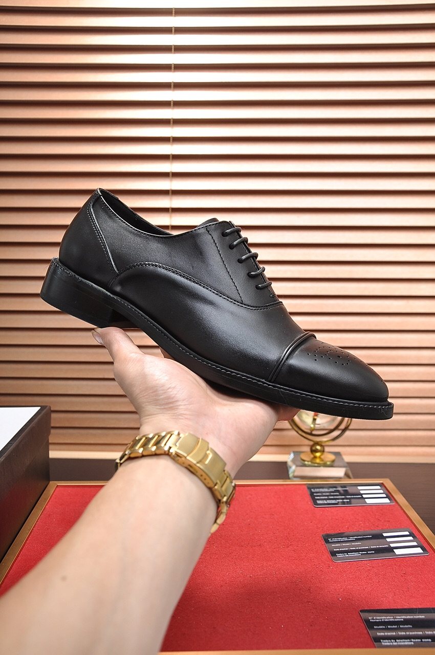 Gucci Men's Closed-Lace Dress Shoes