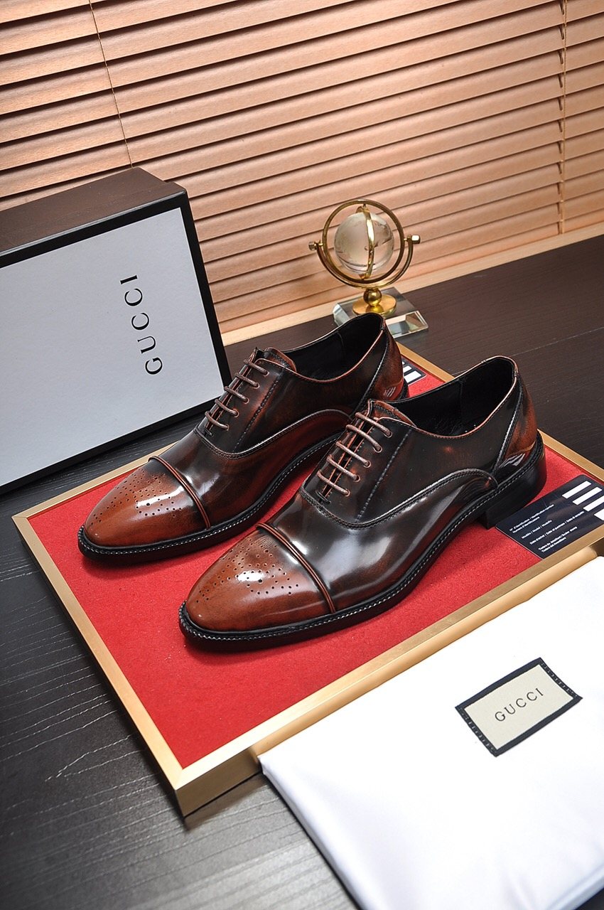 Gucci Men's Closed-Lace Dress Shoes
