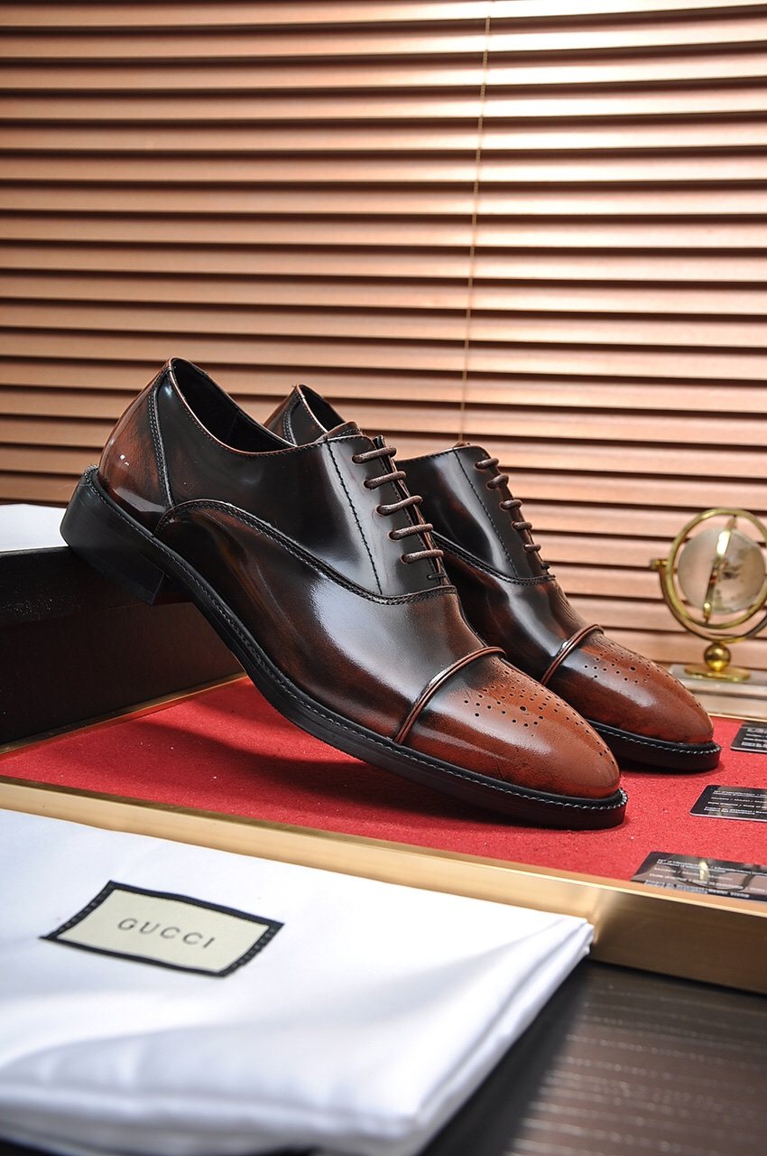 Gucci Men's Closed-Lace Dress Shoes