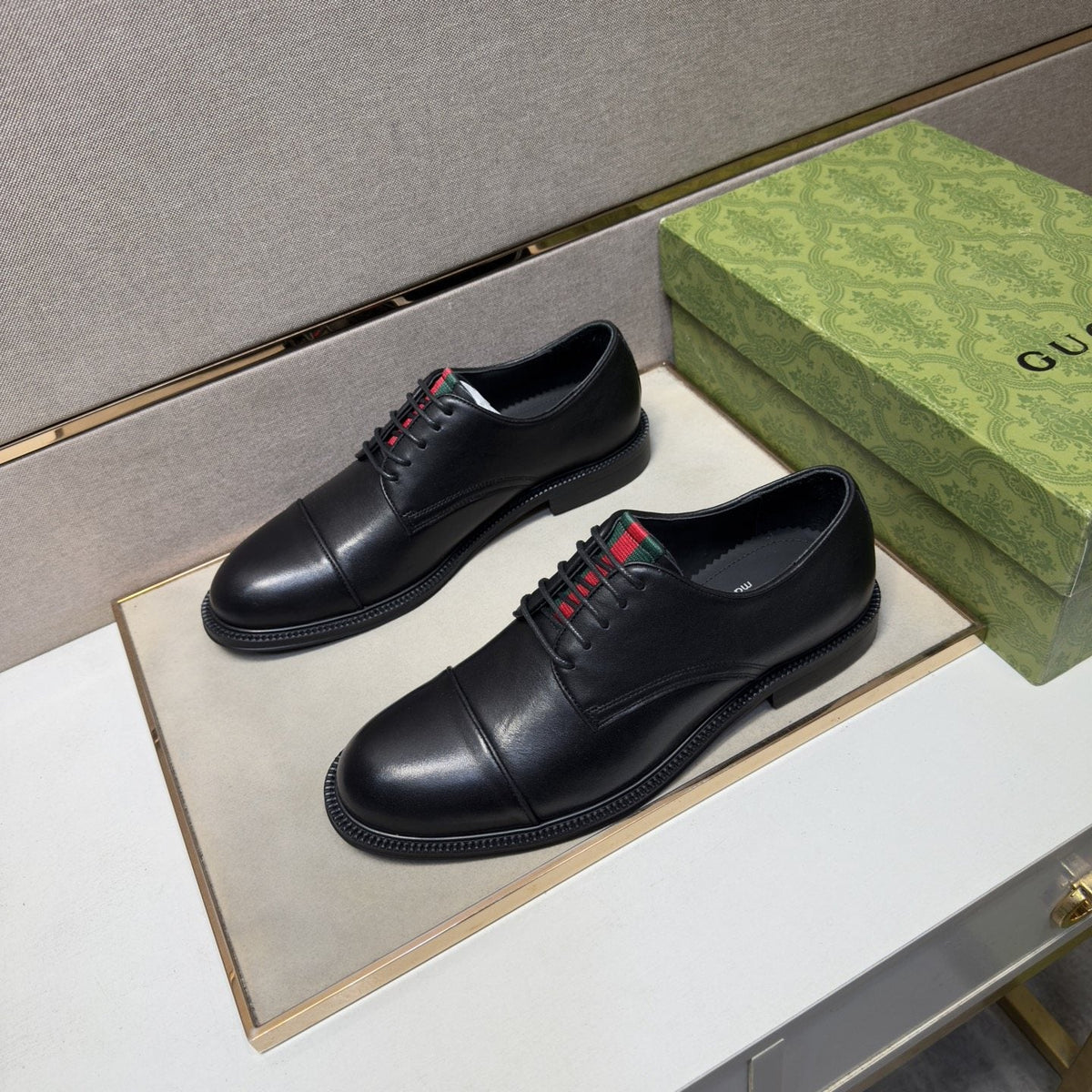 Gucci Men's Stripe-Accent Lace-Up Dress Shoes